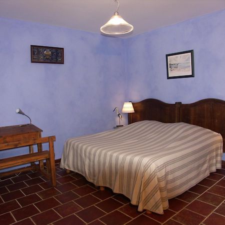 Ll Poulidetto Bed & Breakfast Lioux Luaran gambar